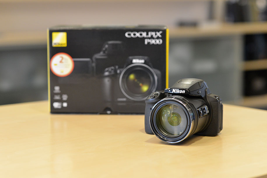 Nikon Coolpix P900 vs. B700 2